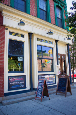 There are shops and businesses walking distance from the Cardinal Building in LIC